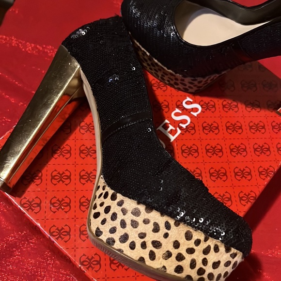 Guess - Picture 3 of 3